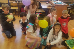 bal9