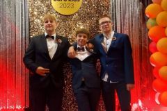 Bal16